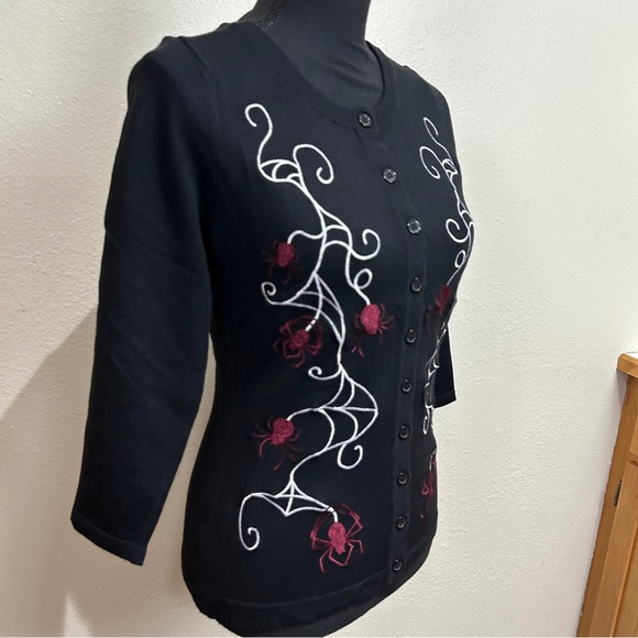 NWT Unique Vintage Size Small (4) Black Sweater with Spiders and Webs 557 - Picture 6 of 13